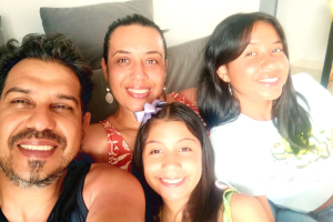 Venezuelana comemora prisão de Maduro e dá relato emocionante sobre a vida no país