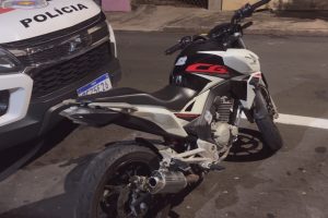 Adolescente é apreendido com moto furtada após queda no Jd. Olga Veroni, em Limeira