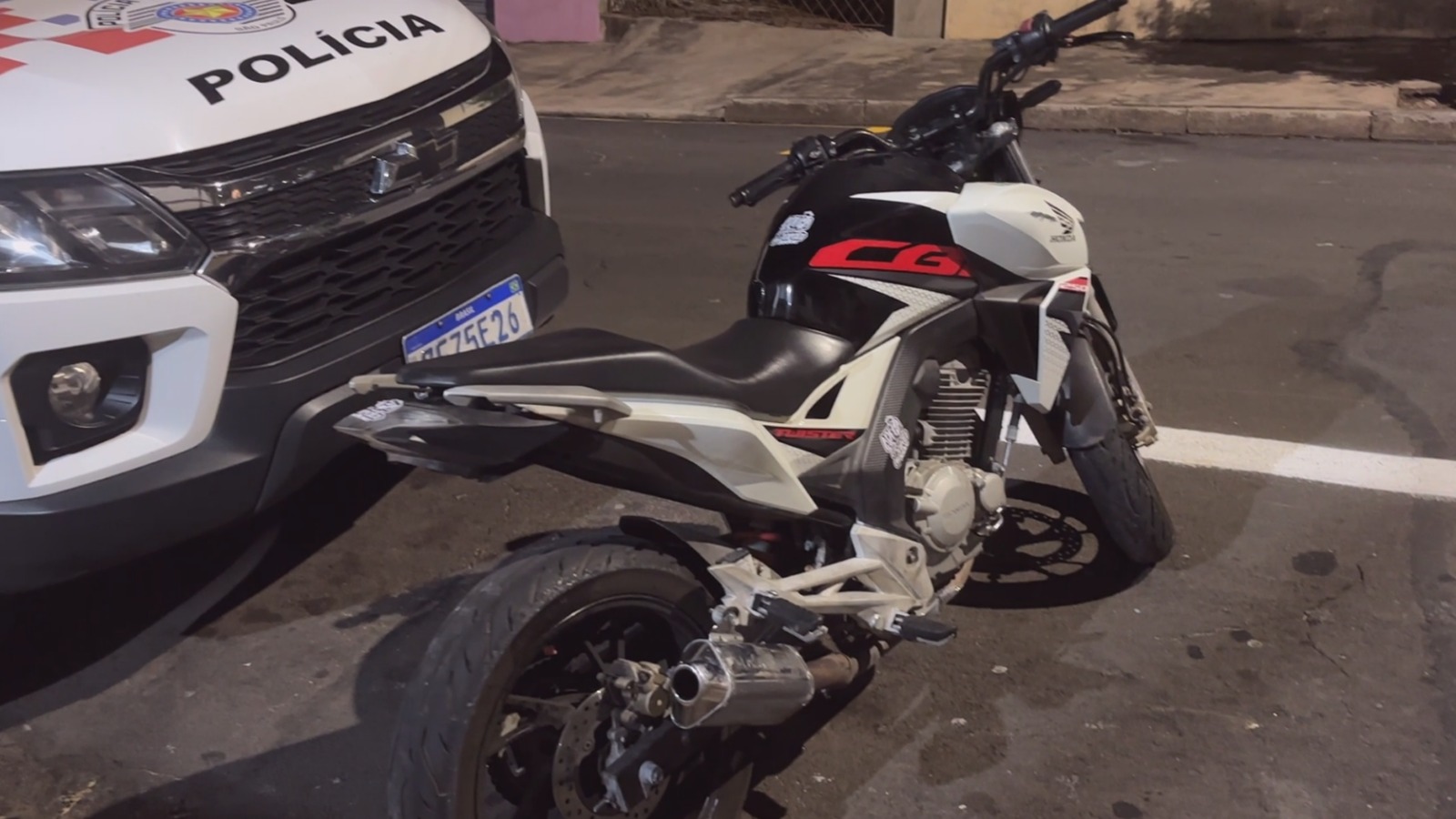 Adolescente é apreendido com moto furtada após queda no Jd. Olga Veroni, em Limeira