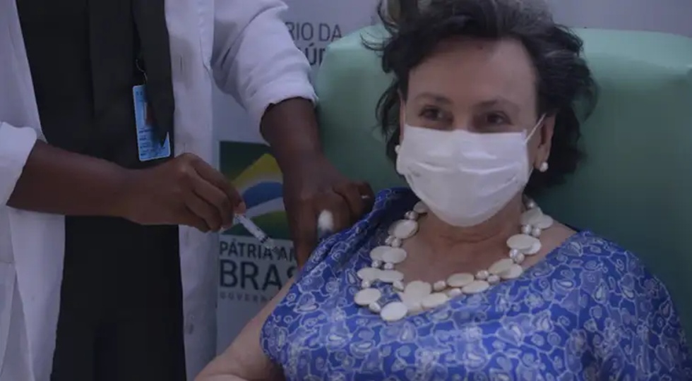 Há 5 anos, Brasil aplicava primeiras doses de vacina contra a covid-19