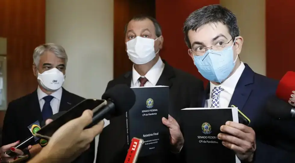 Há 5 anos, Brasil aplicava primeiras doses de vacina contra a covid-19