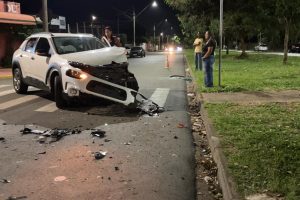 Acidente é registrado na avenida Carlos Zacarias