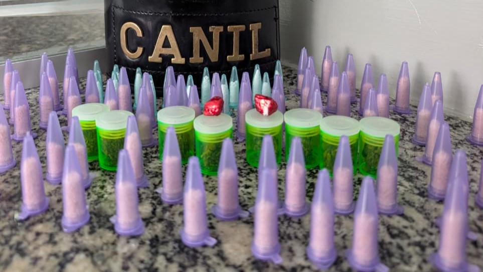 Cão da GCM localiza drogas enterradas em área de mata no Jd. Ouro Branco, em Limeira