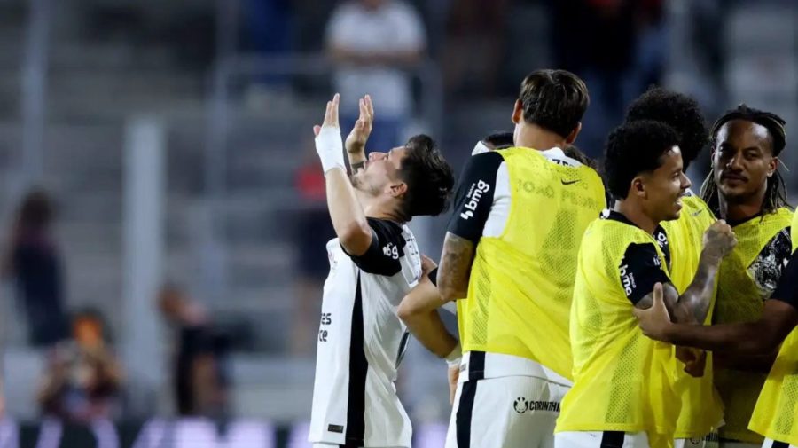 Corinthians é eficiente e derrota Athletico na Arena da Baixada