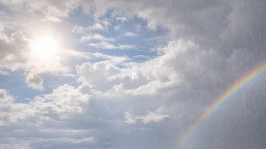 Sol entre nuvens e pancadas de chuva marcam a segunda-feira em Limeira