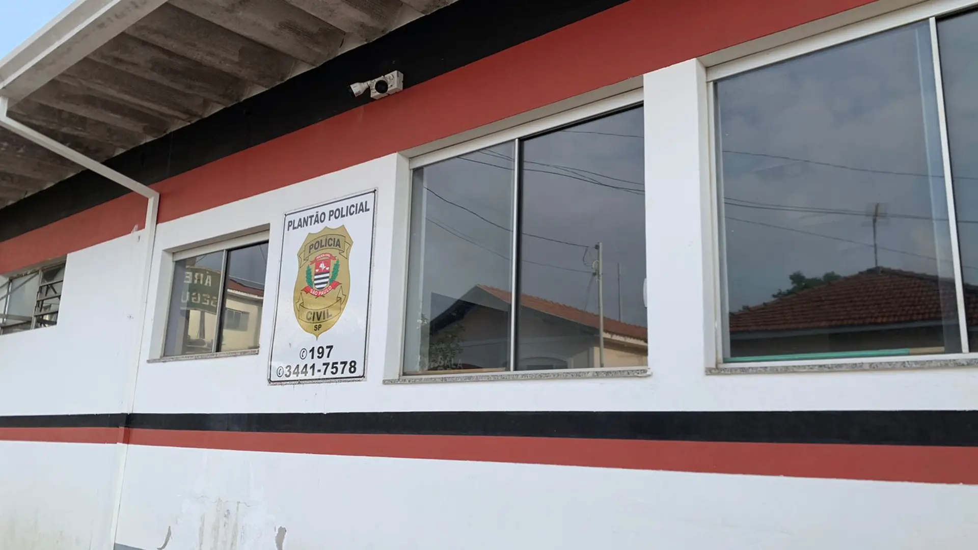 Discussão entre ex-casal termina com dano a veículo no Jardim Hortência, em Limeira