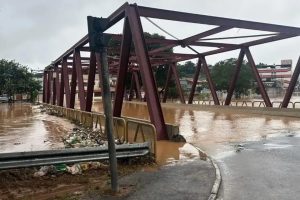 Equipes federais reforçam atendimento a afetados por chuva em MG
