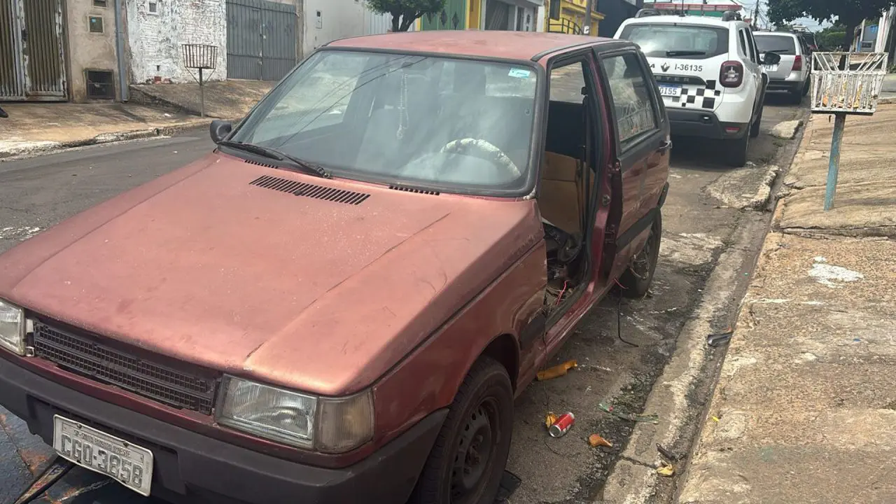 Homem é preso ao desmontar carro furtado no Aeroporto, em Limeira