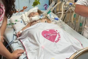 Justiça determina transferência da bebê Olívia para outro hospital