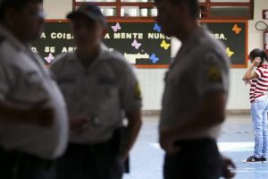 Justiça suspende regras do Programa Escola Cívico Militar em SP