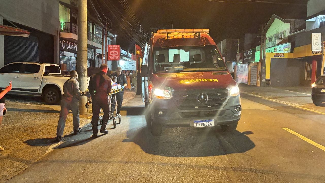 Motociclista fica ferido após cair de moto na Rua Pedro Elias, em Limeira