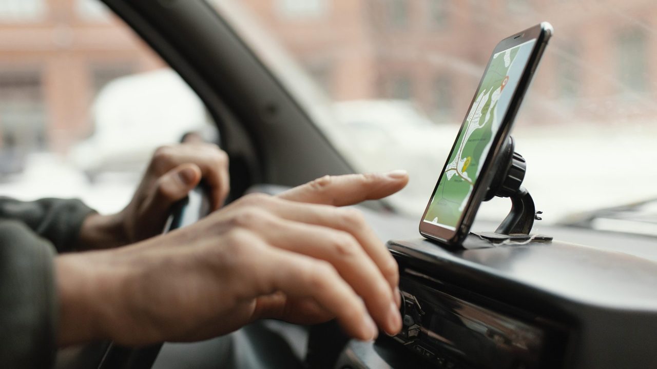 Motorista de aplicativo registra ocorrência após ter foto divulgada em grupo de mensagens