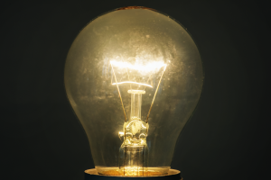 Nova regra da conta de luz amplia descontos para famílias de baixa renda