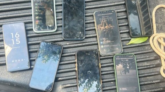 Os celulares foram apreendidos e passarão por perícia