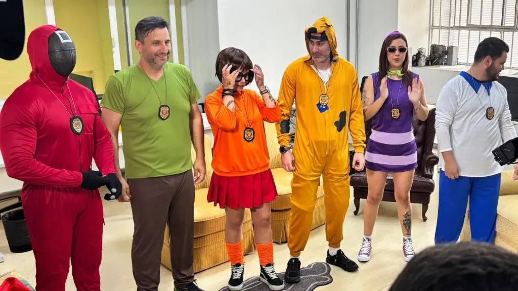 Policiais fantasiados de Scooby-Doo prendem trio e recuperam oito celulares em SP