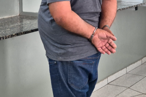 Proprietário de autoescola é preso após furtar supermercado em Limeira