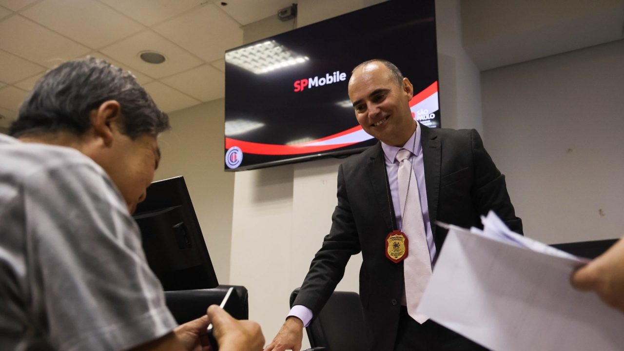 SP devolve 300 celulares recuperados a vítimas de roubo e furto