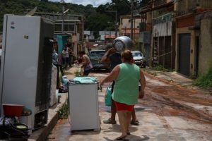 Sobe para 49 número de mortos em Juiz de Fora e Ubá