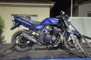 Adolescentes são apreendidos após esconder moto furtada em área de mata em Limeira