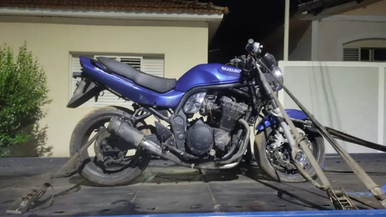 Adolescentes são apreendidos após esconder moto furtada em área de mata em Limeira