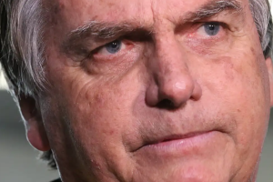 Laudo da PF revela rotina de Bolsonaro na Papudinha: acupuntura, caminhadas e TV