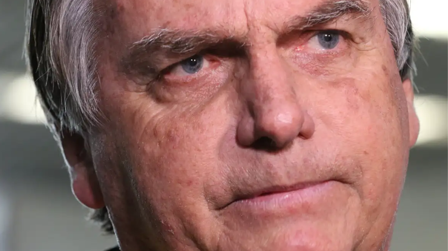 Laudo da PF revela rotina de Bolsonaro na Papudinha: acupuntura, caminhadas e TV