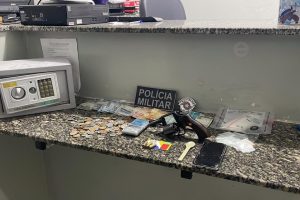 Arma, drogas e dinheiro são apreendidos após denúncia de agressão no Graminha, em Limeira