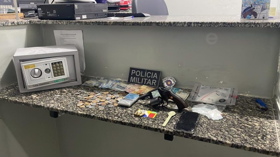 Arma, drogas e dinheiro são apreendidos após denúncia de agressão no Graminha, em Limeira