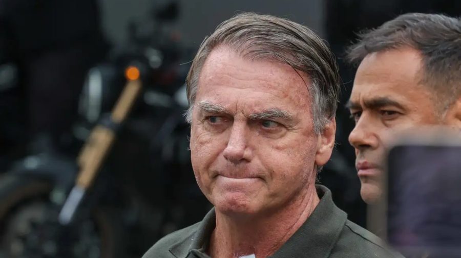 Bolsonaro segue na UTI com broncopneumonia e apresenta piora na função renal, diz boletim