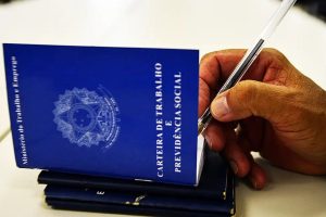 Brasil tem recorde de 66,8% dos trabalhadores na previdência social