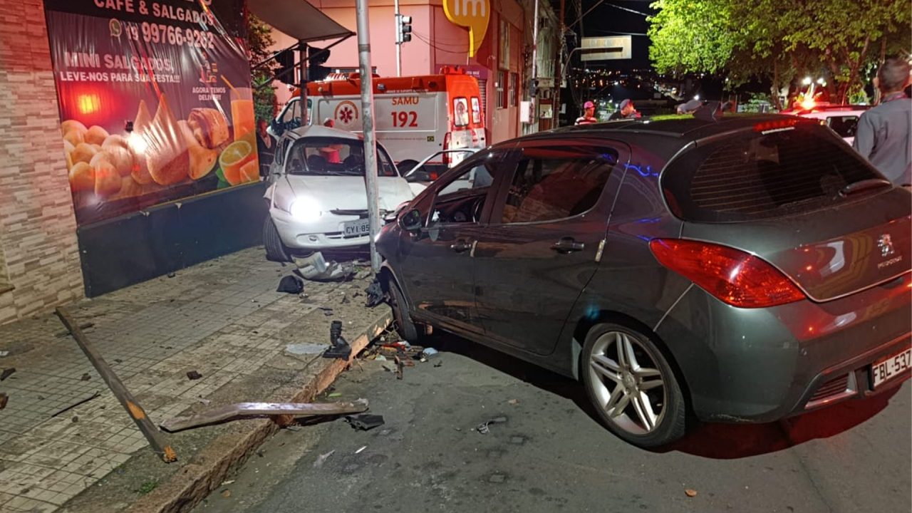 Colisão entre dois carros no Centro de Limeira deixa um homem morto