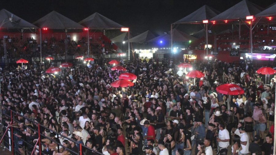 Confira as fotos do primeiro dia do Limeira Rodeo Music 2026