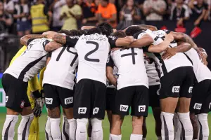 Corinthians e Santos empatam clássicos nacionais; Mirassol perde