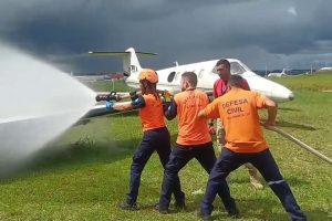 Defesa Civil de Limeira participa de treinamento sobre gestão de risco e emergências em operações aéreas