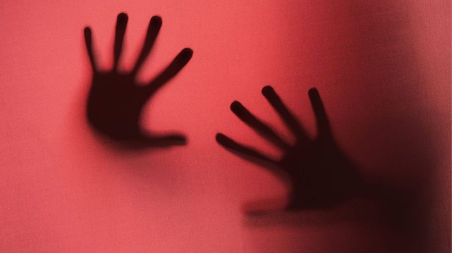 Entenda o que é vicaricídio; projeto de lei endurece pena para o crime