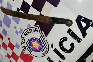 Homem é preso por ameaçar irmã, cunhado e sobrinhos com facão no Águas da Serra, em Limeira