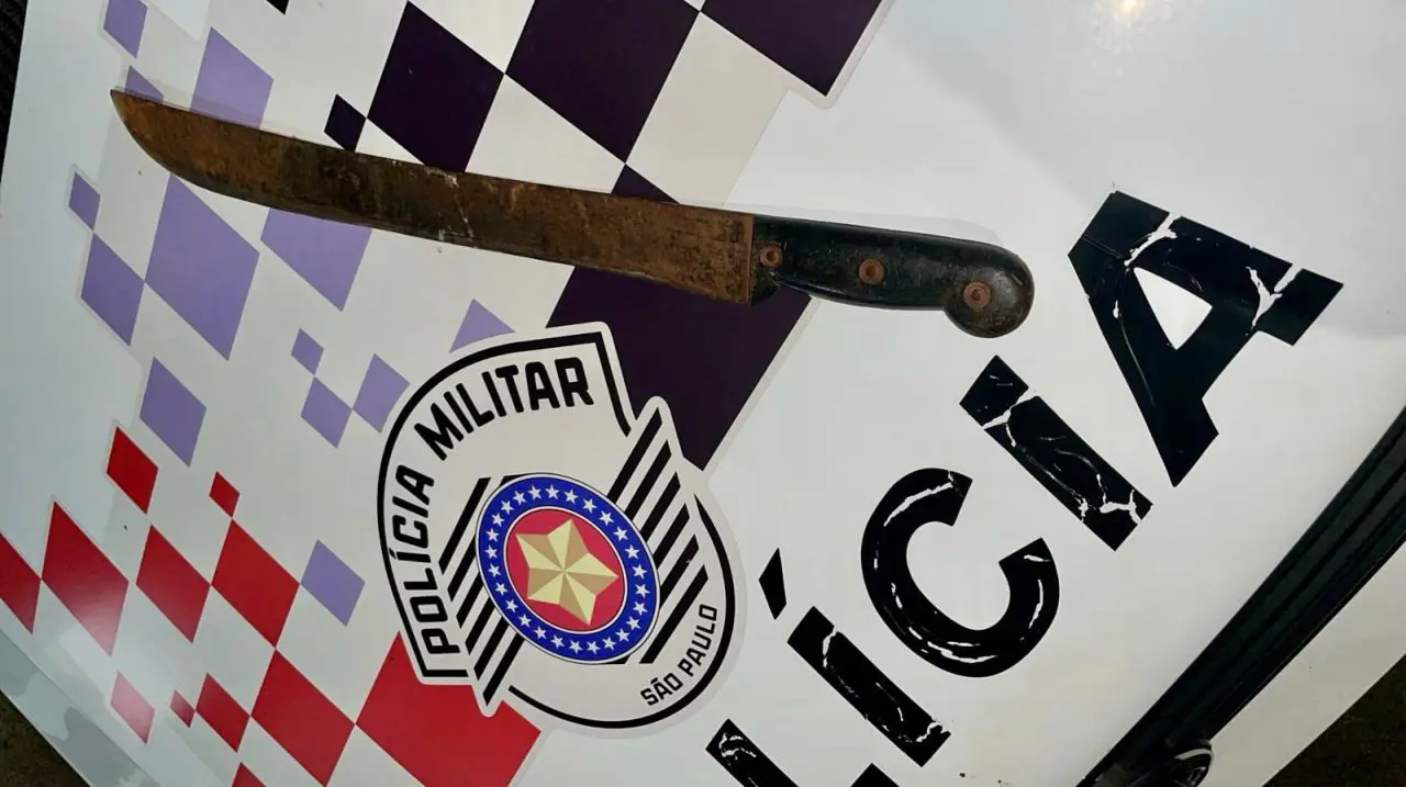 Homem é preso por ameaçar irmã, cunhado e sobrinhos com facão no Águas da Serra, em Limeira