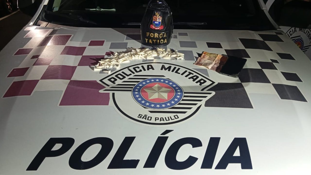 Jovem é preso com mais de 80 pinos de cocaína no Parque Hipólito, em Limeira