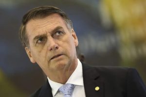 Moraes libera Bolsonaro para cumprir prisão domiciliar por 90 dias após internação