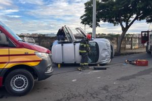 Morre idoso que capotou carro na Av. Sargento Pessoto, em Limeira