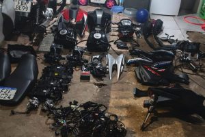 Polícia encontra desmanche de motos em casa e quatro homens são presos em Limeira