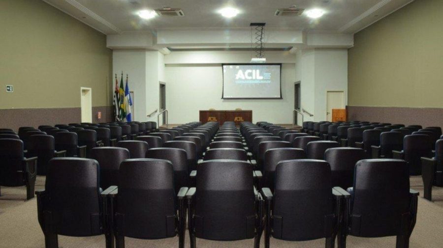 Prefeito apresenta prestação de contas de 2025 em evento na ACIL