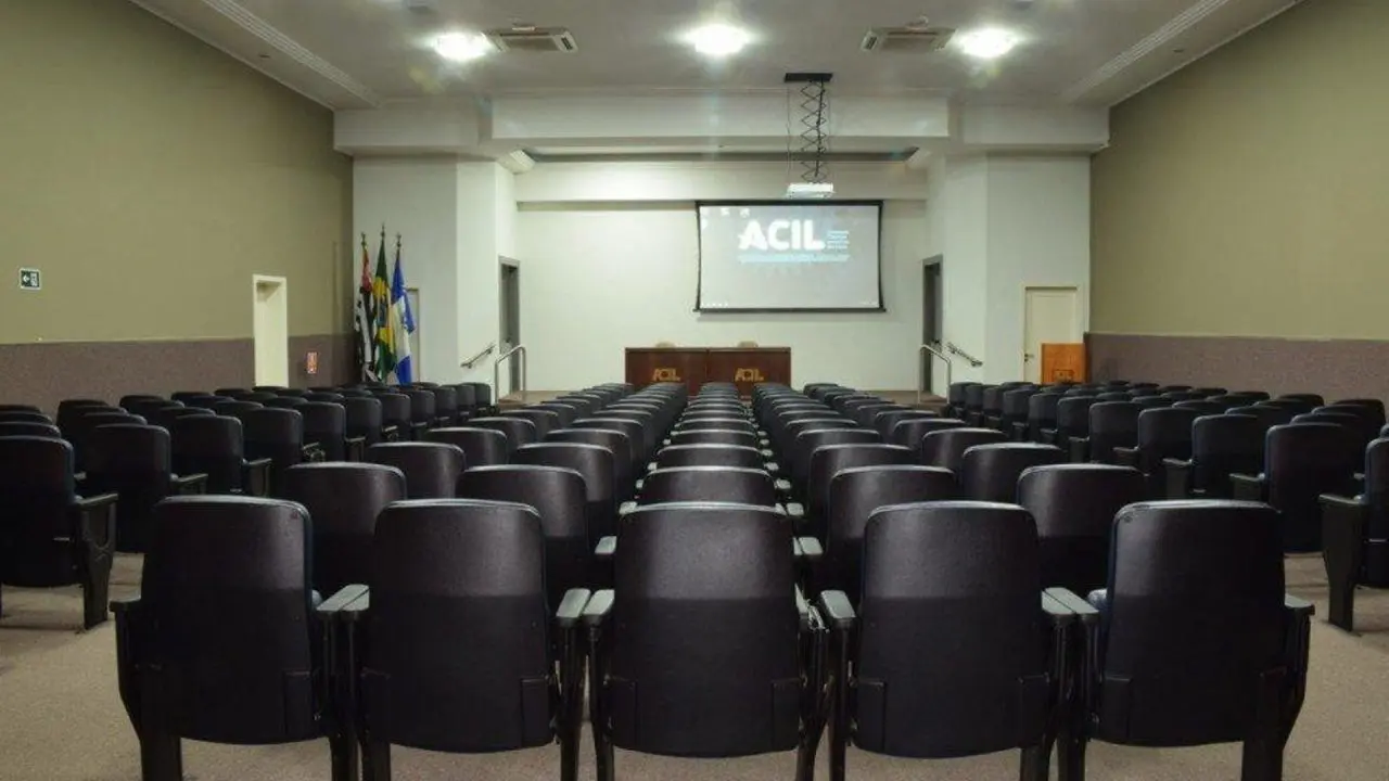 Prefeito apresenta prestação de contas de 2025 em evento na ACIL