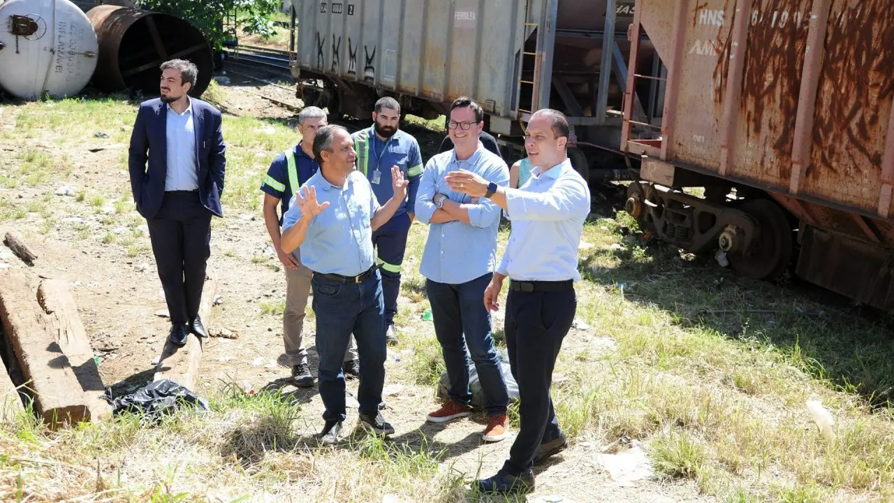 Prefeito cobra da Rumo cercamento e limpeza da área ferroviária no Centro de Limeira