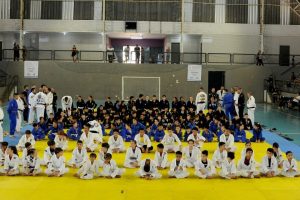 Projeto Jiu-Jitsu Azul reúne mais de 200 crianças em ação de inclusão em Limeira