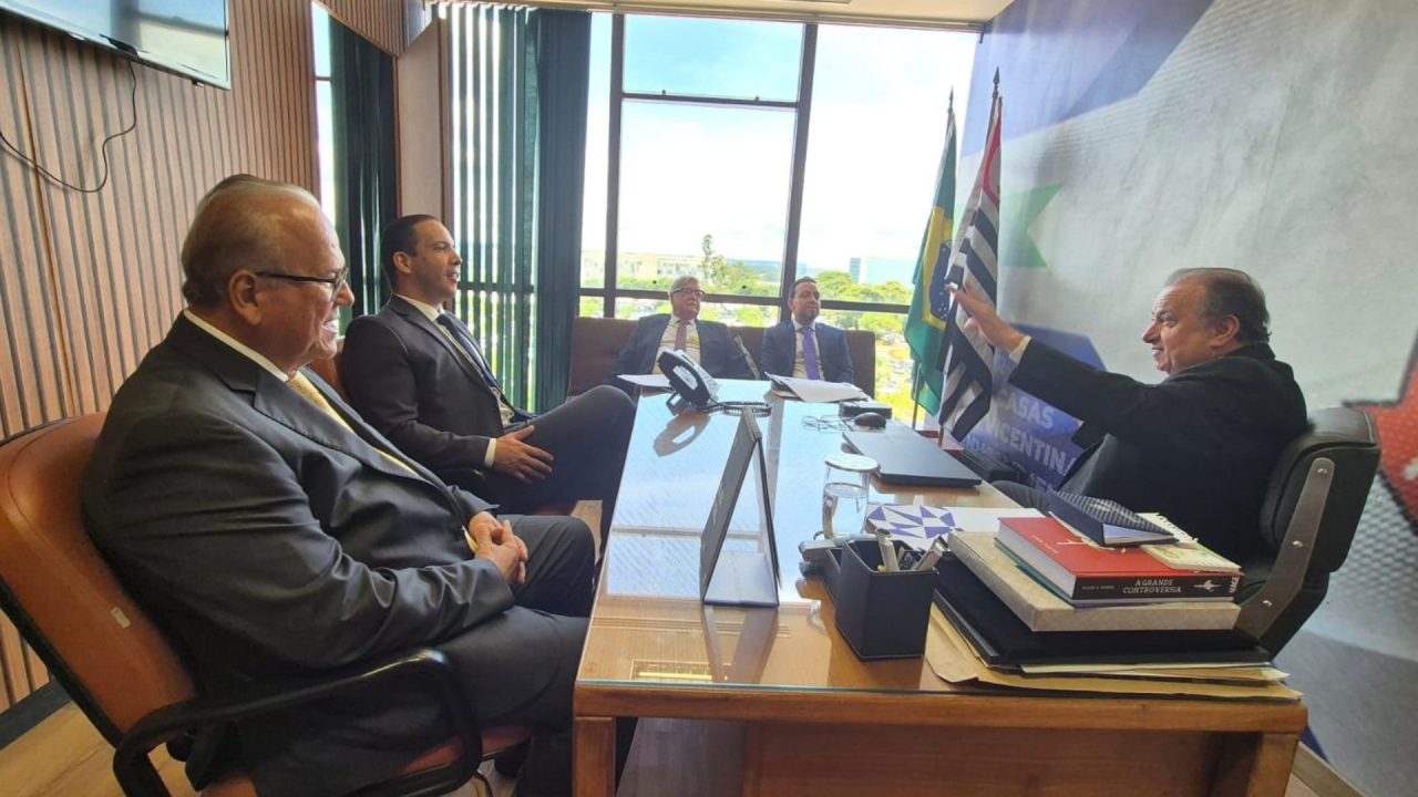 Deputado Miguel garante R$ 4 milhões para compra de aparelho de hemodinâmica