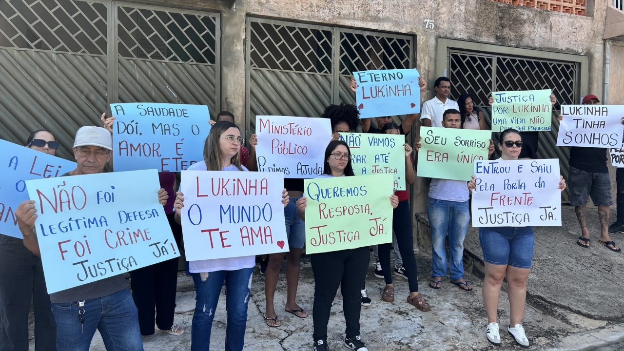 Família e amigos de Lucas Botelho manifestam por Justiça