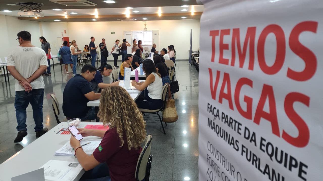 Feirão Emprega Já reúne mais de 300 candidatos em Limeira