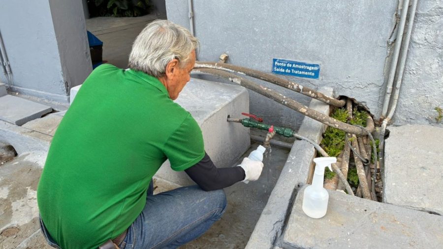Força-tarefa coleta água após queixas em Limeira
