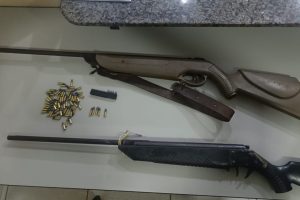 Homem é preso após ameaças e apreensão de arma em área rural de Cordeirópolis